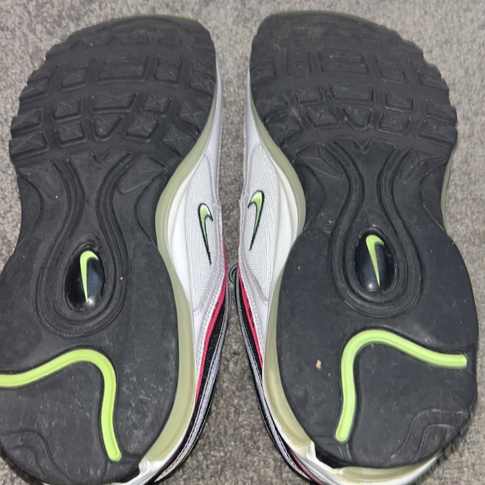 Nike - Picture 6 of 7